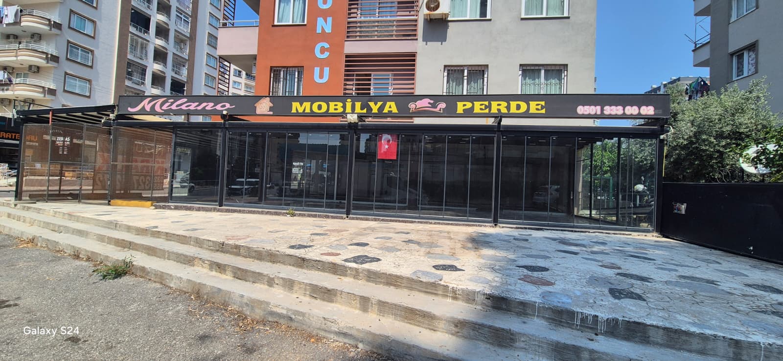TÜZÜN'DEN VİRANŞEHİR'DE 300 M2 KİRALIK DÜKKAN