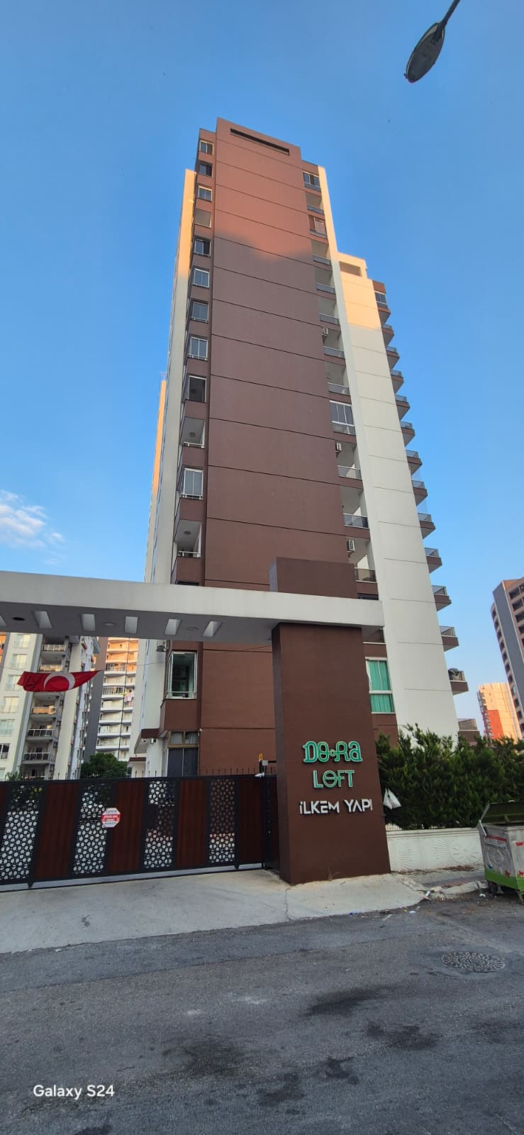 TÜZÜN'DEN ÇİFTLİKKÖY'DE 2+1 HAVUZLU SATILIK DAİRE